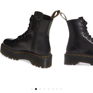 Dr. Martens Jadon Boot